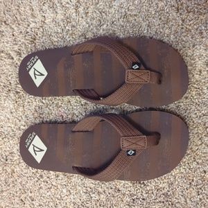 NWOT Sperry Flip Flops